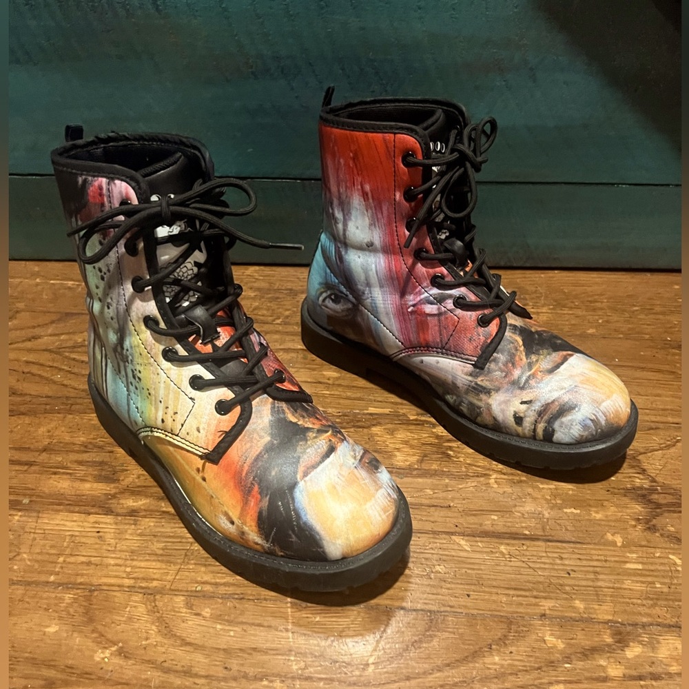 European abstract w 7 combat boot